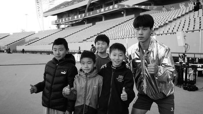 db真人官方网站-不败之师铸荣耀 场内场外皆风景|足球|秀洲队|秀洲|俊杰|嘉兴日报_新浪体育_新浪新闻